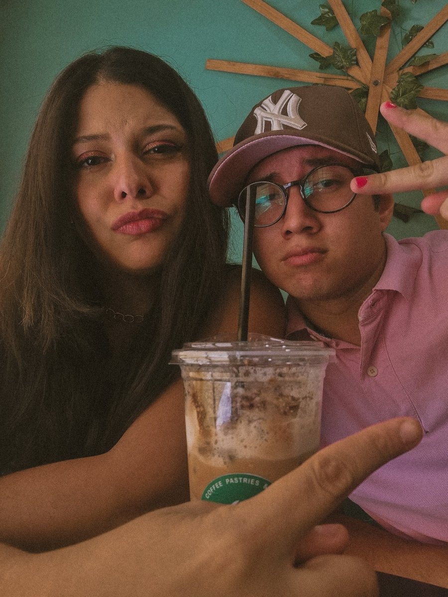 GabrielCalanche's tweet photo. 4 años juntos ya🥺

Te amo con la vida, @angelaserrott 💛Gracias por tanto amor siempre.

Eres y serás siempre el amor de mi vida para toda la vida. Te amo inmensamente💛 https://t.co/3zpIATZDOh