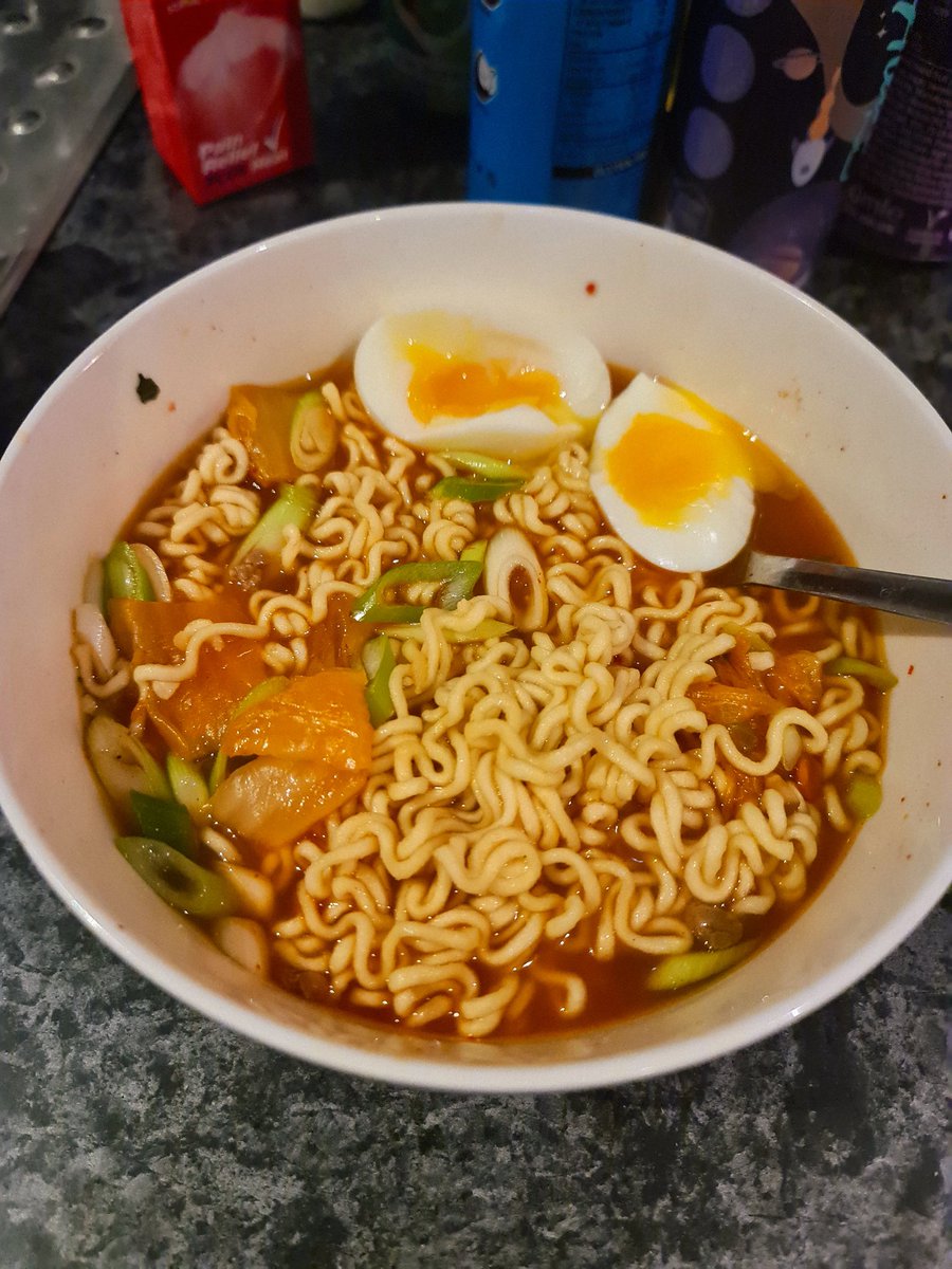 FemboiCooking's tweet image. 2x spicy ramen, kimchi, green onion & a gooey softboiled egg
take THAT depression 😌