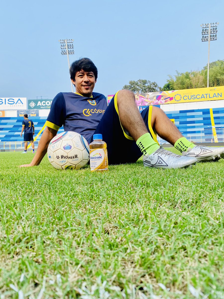 gilbertobaires1's tweet image. Siempre hidratado con los mejores @Electrolit #hidratacioninstantanea #pirma