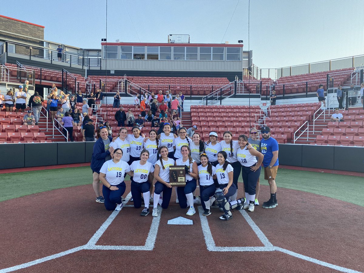 Softball Regional Champs 8-7 over Maine South in extra innings! #leydenpride