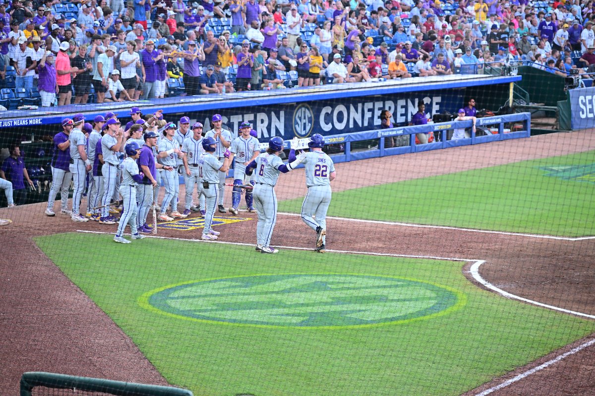 Mid 5 | Bear launches his 24th HR of the season LSU - 6 SC - 5