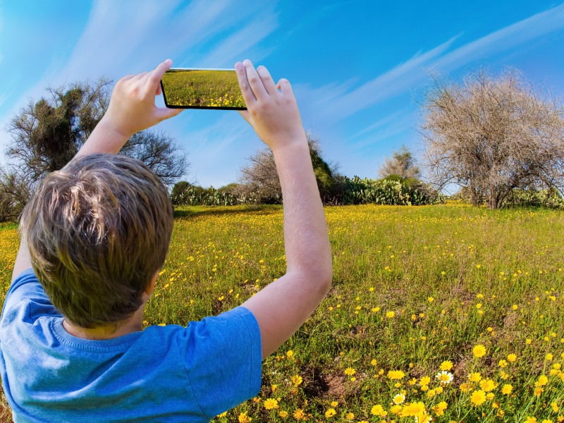 Here's a sure way to help kids beat the summertime blues: Introduce them to a new world of creativity and fun with smartphone photography. Here's how to get them started. cspi.re/lOeB50RSzy8