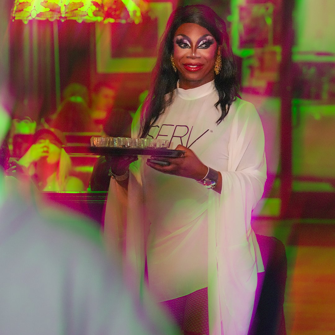 Happy #ThirstyThursday! It's almost the weekend! Keep your eyes out this weekend for our #SERVambassadors out #SERVing up shots and lewks!

#SERVpresents #Bartender #SERVing #SERVed #DrinkResponsibly