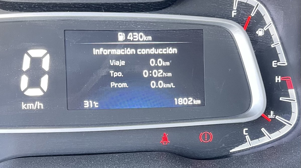 ancortez's tweet photo. ¿En qué momento le metí 1,800 km a mi auto si me lo acabo de comprar? 🤯🤯🤯 https://t.co/OEenu7vtXo