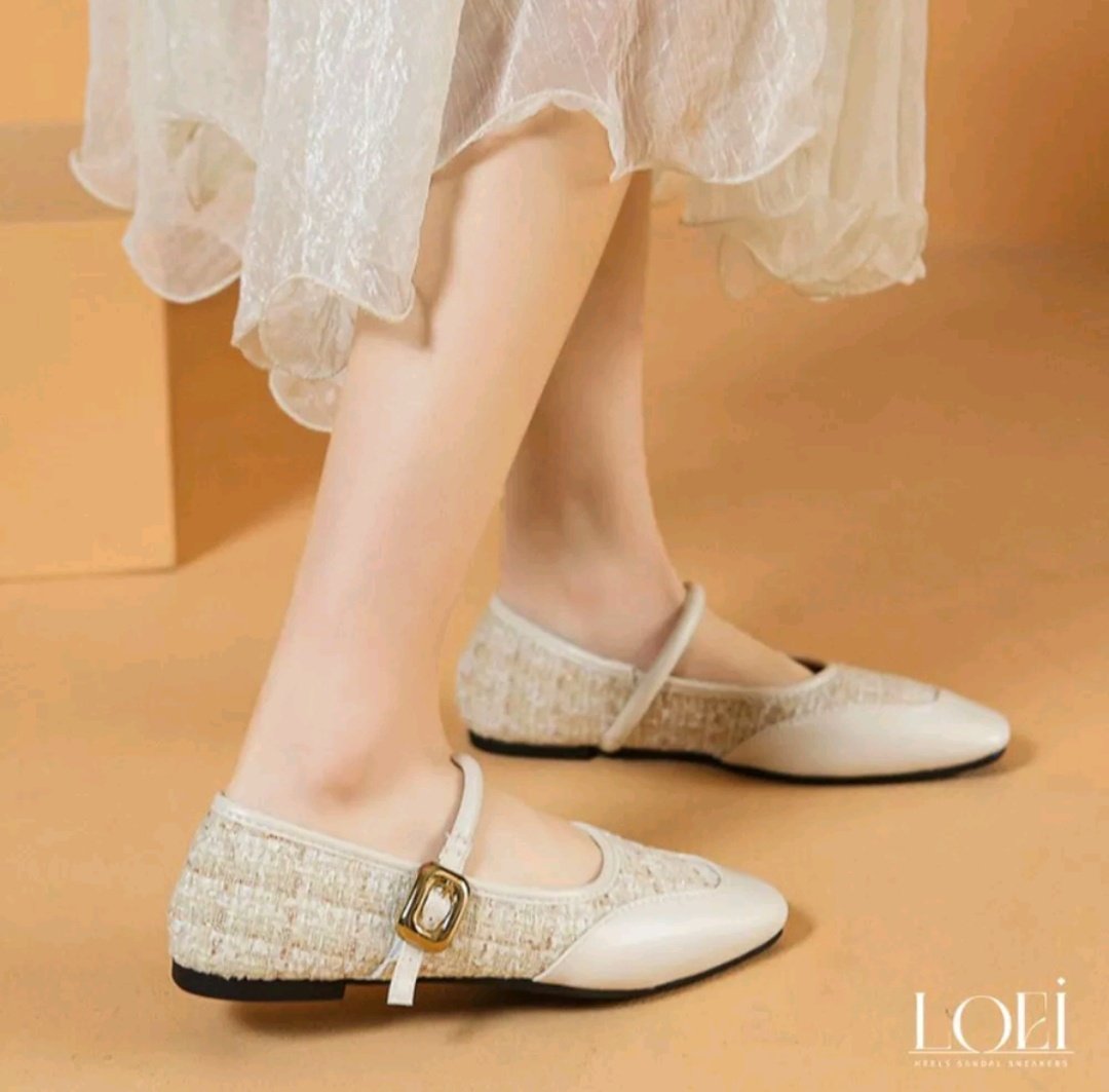 ✨ Pretty Women Shoes by LOEI ✨

a thread
t. flatshoes slip on mary jane heels syahrini