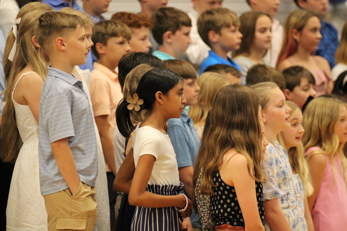 Our fifth graders @FTMoyerES are ready to leave the Ranch and join @FTHighlandsMS in August! Dr. Dawn Laber presided over her last fifth grade graduation ceremony before retiring in June. Congratulations, Mustangs. Now it’s time to be Bluebirds! @FTSUPT @APWinklerFTIS