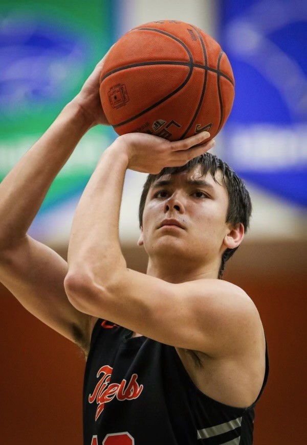 The MBCA welcomes 2025 Nikolas Domier, 6'5", Farmington, as MBCA 2024  NCAA/MSHSL/NFHS approved June DI Scholastic Event registrant;     June 21-22 at Royals Athletic Center-Hopkins HS.