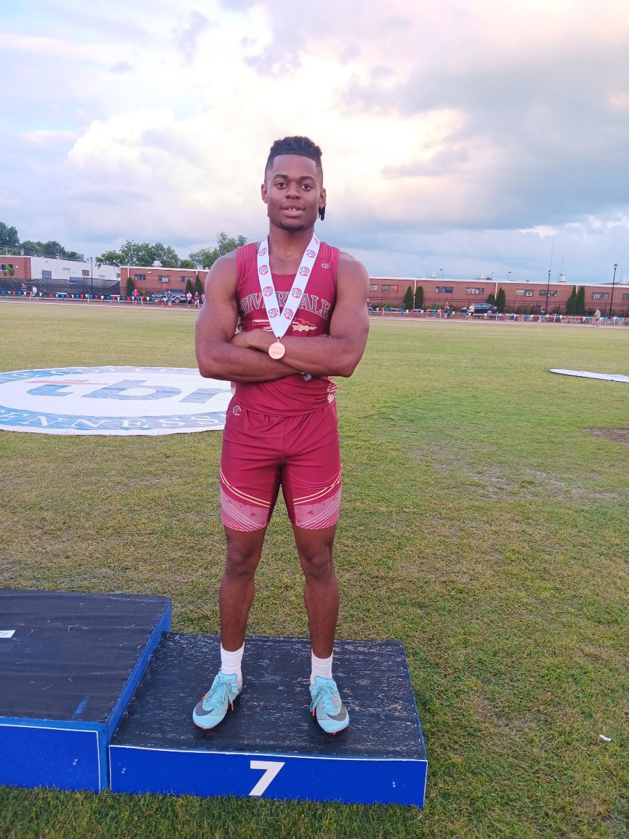 🚨Our guy Isaiah Verser placed 7th in the State  200 meter!! 🚨Proud of you!!