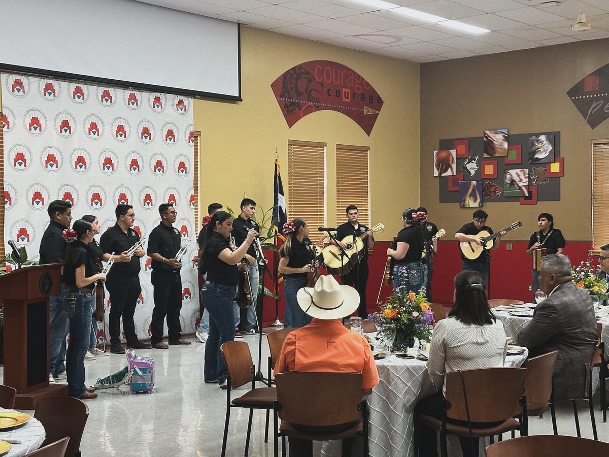 LobosMariachi's tweet photo. Our last performance of the school year! This time for real! 😆. LJISD retirement luncheon! No suits today as they were being dry cleaned 🙃 https://t.co/IlTUcviSm2