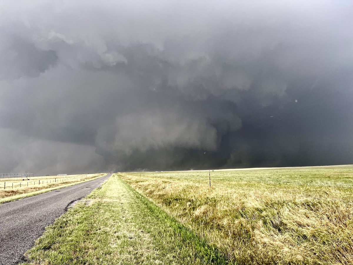 Dusty tornado north east of Eldorado
#OKwx #tornado
