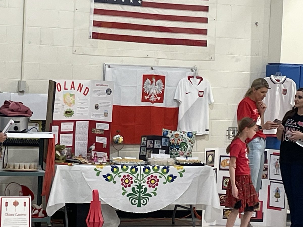 Fullerton International Night has been the most fun way to end an amazing school year. Thank you to all staff and family volunteers. What an amazing community we serve #GoLions #ASD4All