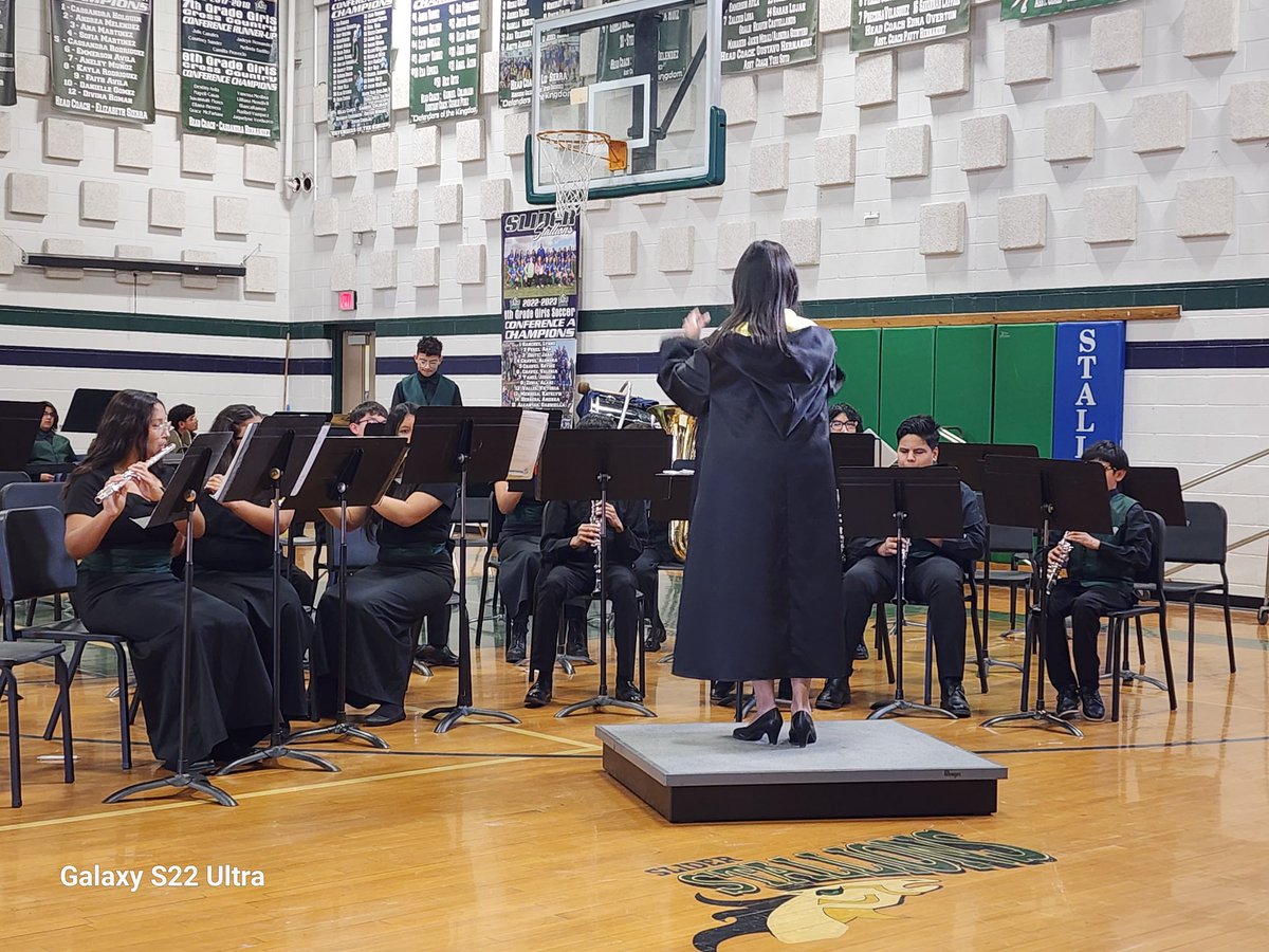 LMartinez_PHE's tweet photo. Slider Symphonic Band did an amazing job at their EOY concert!!πΊπ·π₯πΌπππ#PrideInEveryStride
#ExcellenceForAll
#TeamSISD
#Slider_Middle https://t.co/ExWOQlvCJK