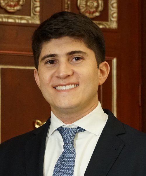 Melquisedec70's tweet photo. Atención. El magistrado de la @CorteSupremaJ Francisco Farfán, que tiene a cargo la #SneyderPolítica es investigado a su vez en la Comisión de Acusaciones que preside @wmanzur - 
Manzur "se vendió", dijo hoy Olmedo López.
Farfán es investigado por el escándalo de la libertad de la matrona Cielo Gnecco.