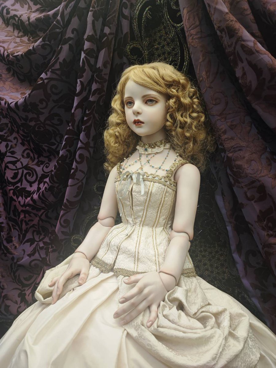 常設展入れ替えのご案内】 恋月姫さんの新作を含む3点のビスクドール