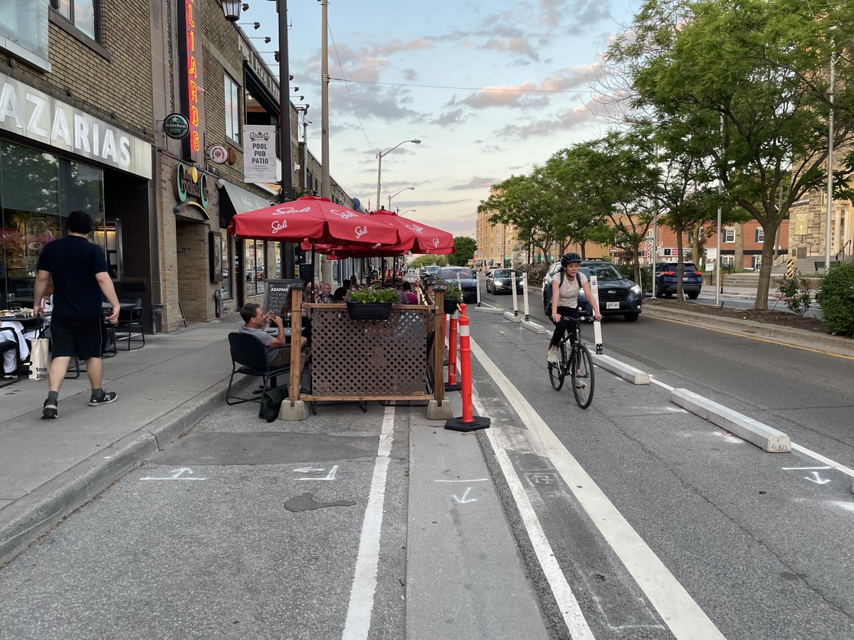 Lots to love! How much nicer sitting on a patio in ⁦@kingswaybia⁩ with a Bloor bike lane beside you than a two tonne SUV roaring past. #WeBelongOnBloor #biketo