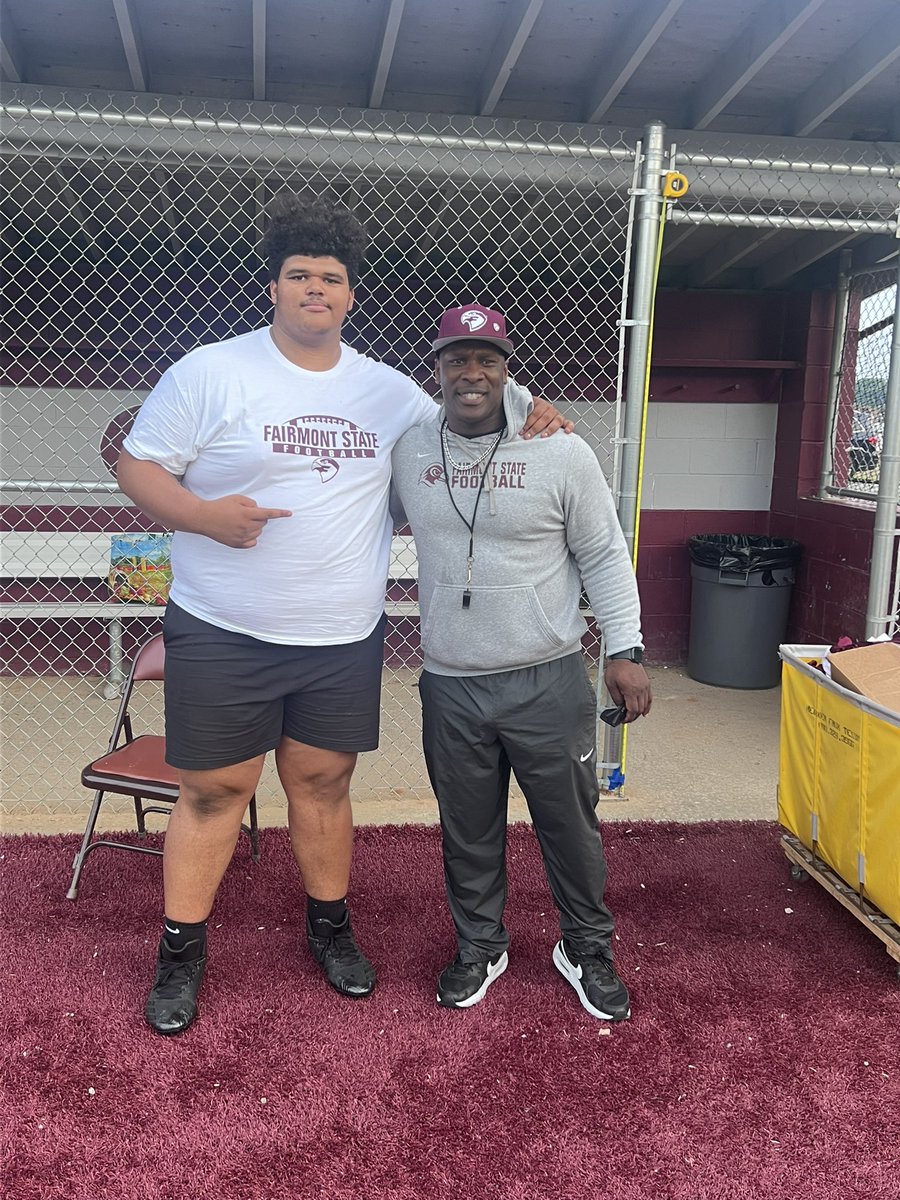 had a great time at camp!! thanks for the invite @CoachWeeks76 @Coach_QWilson @CoachTaylorPSHS