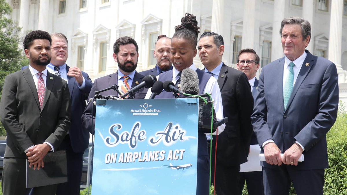 I was proud to join @RepMaxwellFrost and @RepGaramendi today in introducing the Safe Air on Airplanes Act. This common sense bipartisan legislation will go a long way to protecting the health and safety of the nearly three million daily airborne Americans.