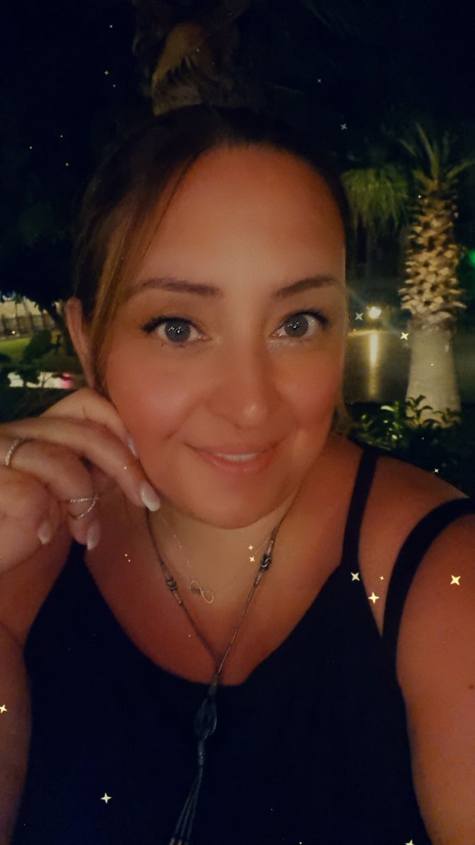 FundaScheffer's tweet image. "Seni Seviyorum."
Sana söyleyecek bundan daha sana,
Ve bana ait sözüm yoktur.