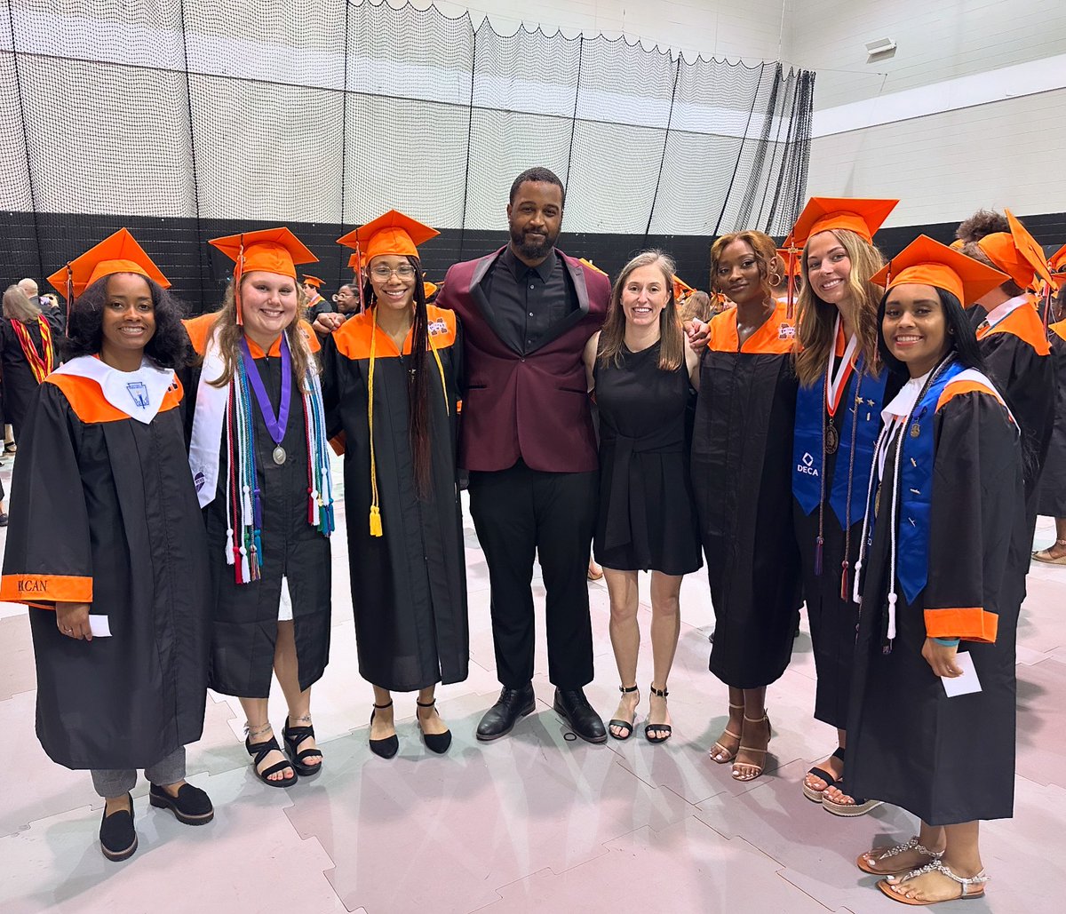MonacanGBB's tweet photo. 🎓CLASS OF 2024🎓

Happy Graduation Day ladies! Best wishes to this special class! 🏀🧡

#ChiefPride #rvaW #OnceAChiefAlwaysAChief https://t.co/I8LVcFXMnZ