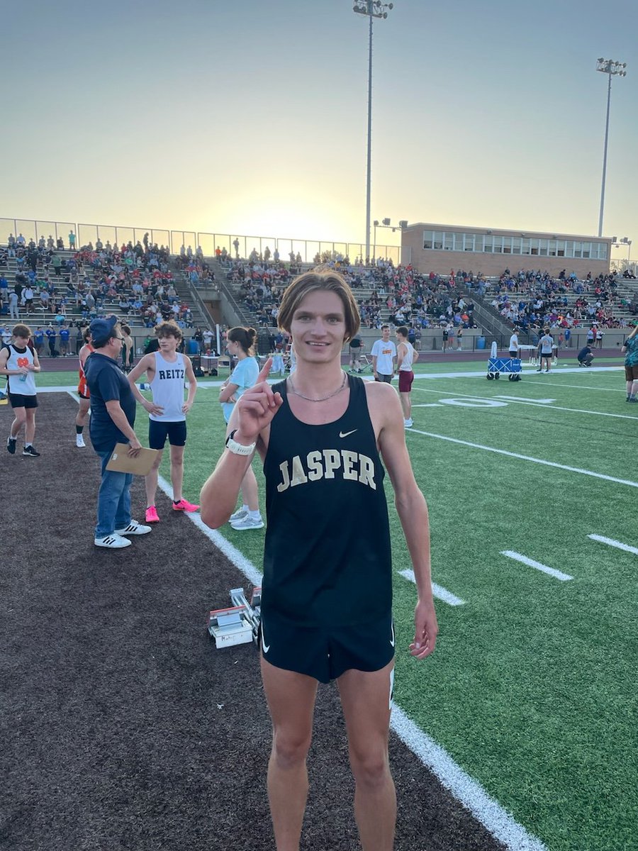 Regional Champ, Wylee Kippenbrock punching his ticket to the state finals final in the 800
<a href="/JasperAthletic/">Jasper High School Athletics</a> <a href="/jasper_xc/">Jasper XC</a> <a href="/cc_southwest/">Southwest IN Track & CC</a>