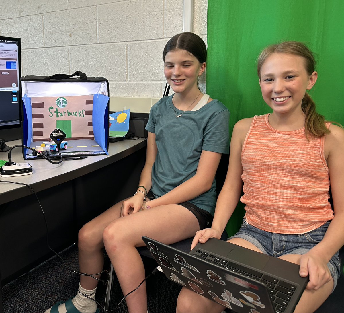 DemeterSMS's tweet image. There’s no stopping these 6th grade students from working on Stop Motion Animation @ahsd25 @AHSD25South @SMSCrArts @ABC25Foundation