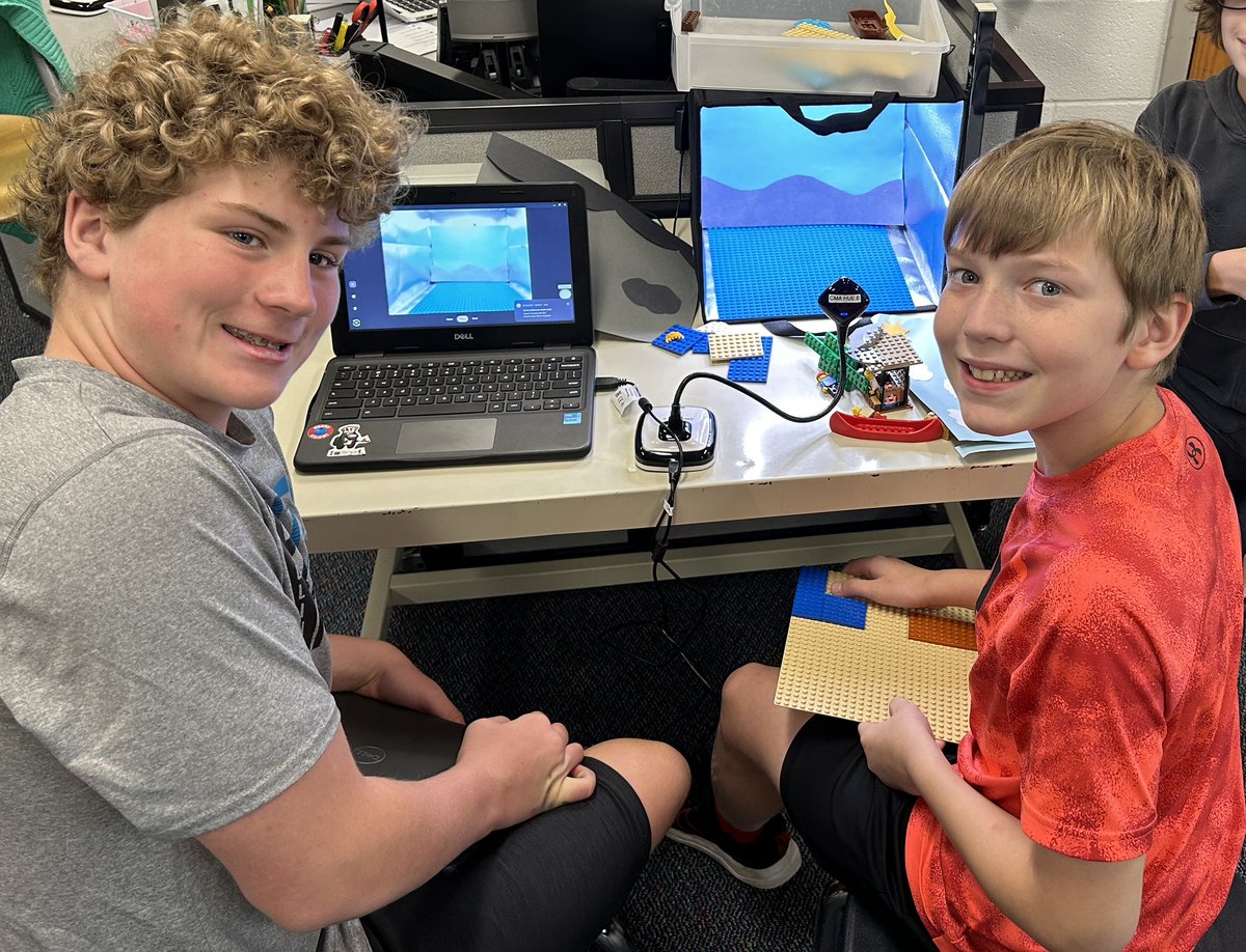 DemeterSMS's tweet image. There’s no stopping these 6th grade students from working on Stop Motion Animation @ahsd25 @AHSD25South @SMSCrArts @ABC25Foundation