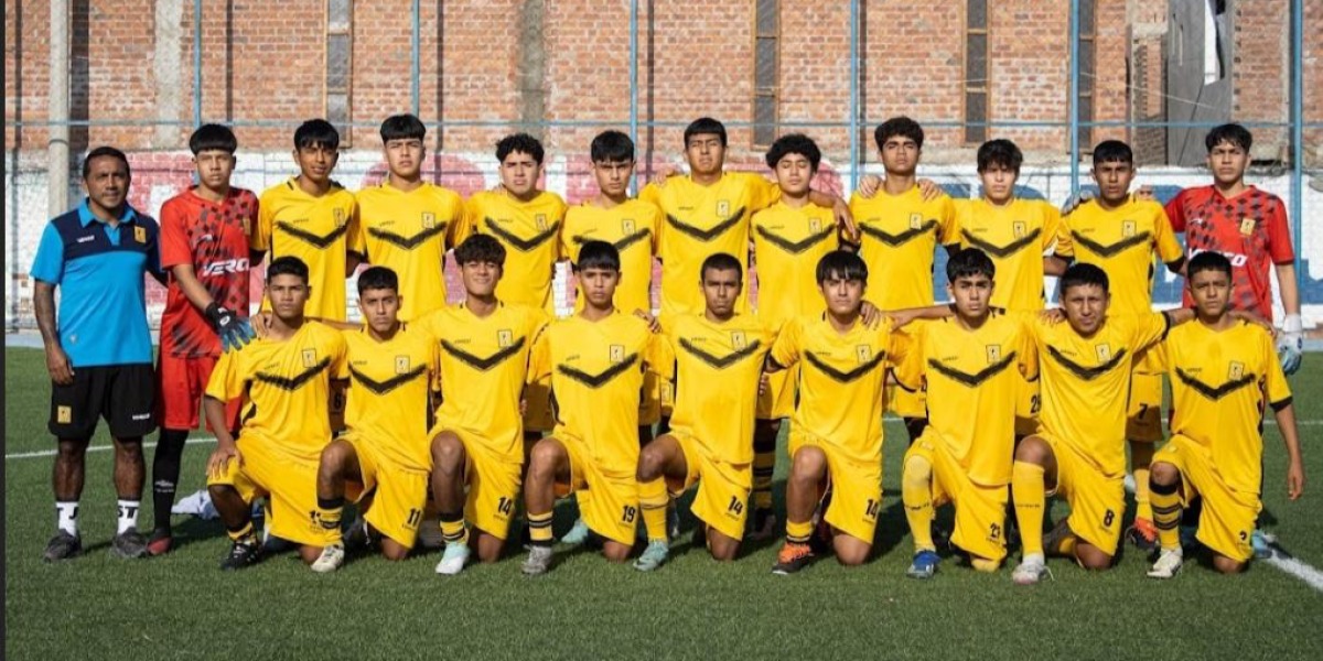 Regresamos al torneo Gothia Cup 2024 con nuestra categoría 2009 que participará en el torneo internacional en el mes de julio. Vamos con todo chicos 💪🏻🐬💛🖤 Nota completa: gothiacup.se/en/post/cantol… #CantolaoFuerza👏🏽 #LaCanteraDelPerú🇵🇪