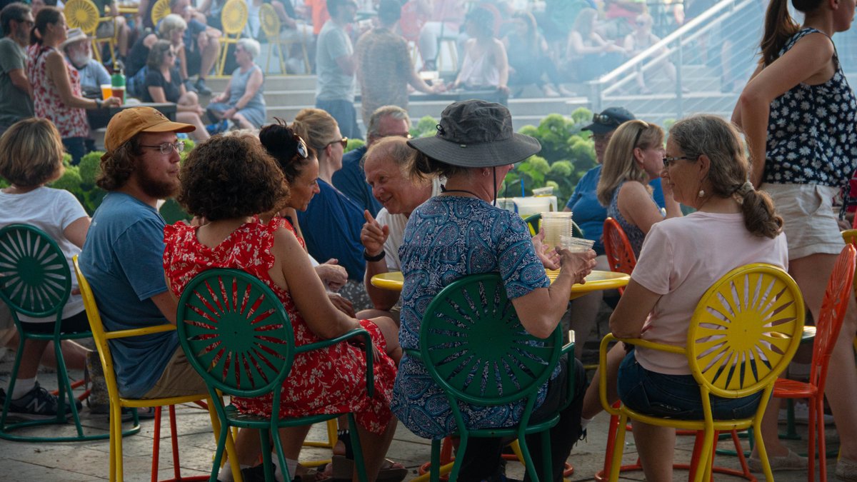 Picnic Point hike + refreshing post-hike beverage? Count us in! 🌲 

Join Outdoor UW for a relaxing outdoors adventure, ending with a relaxing hang-out at the Terrace on May 24 from 5-7 p.m.: bit.ly/3w5Kbkw.