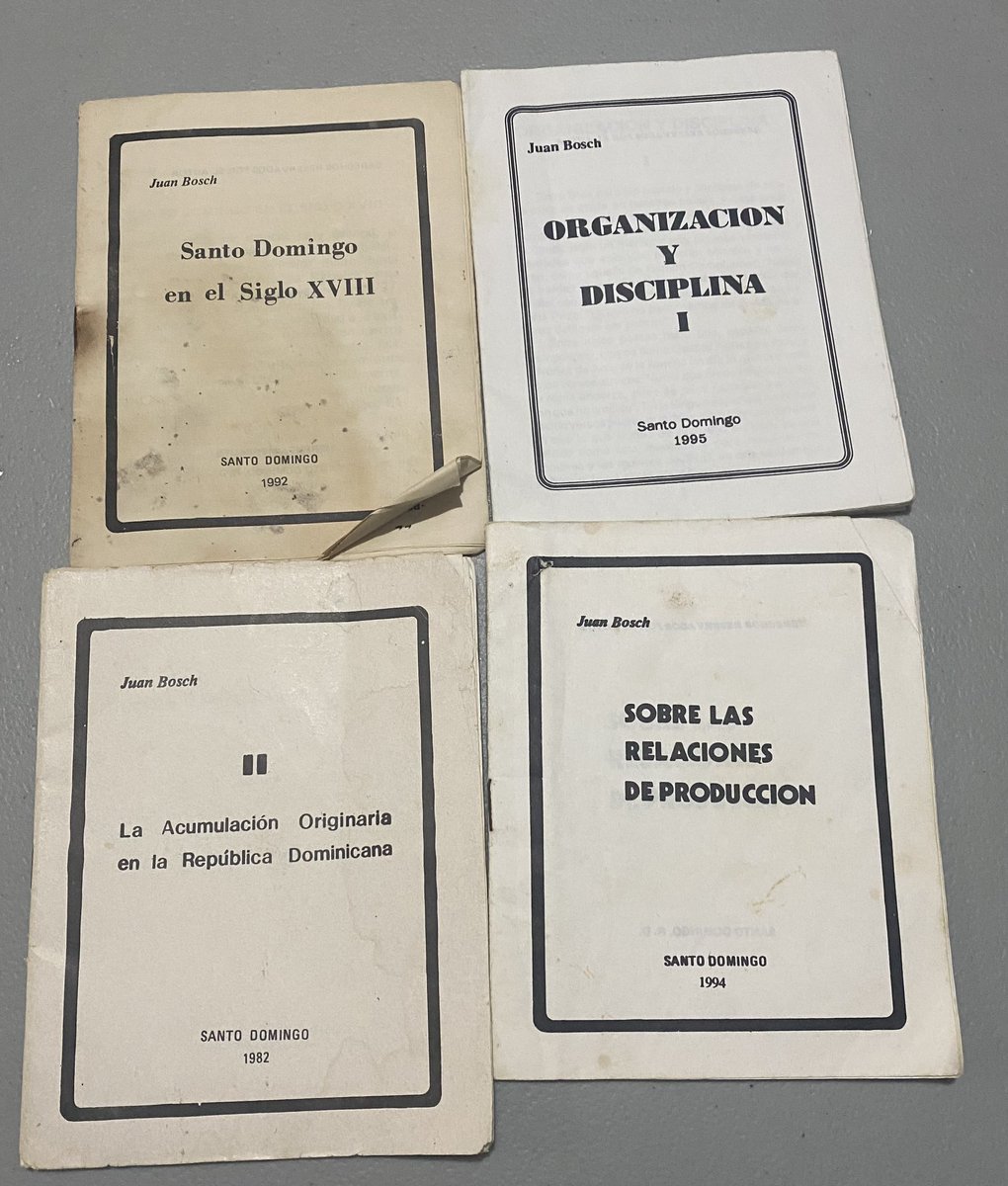 Conservo con mucho cariño los folletos de educación política escrito por el profesor Juan Boch, los cuales estudiamos en nuestro Círculo de Estudio para convertirnos en miembro del @PLDenlinea ¡Seguimos Firme! ⭐️