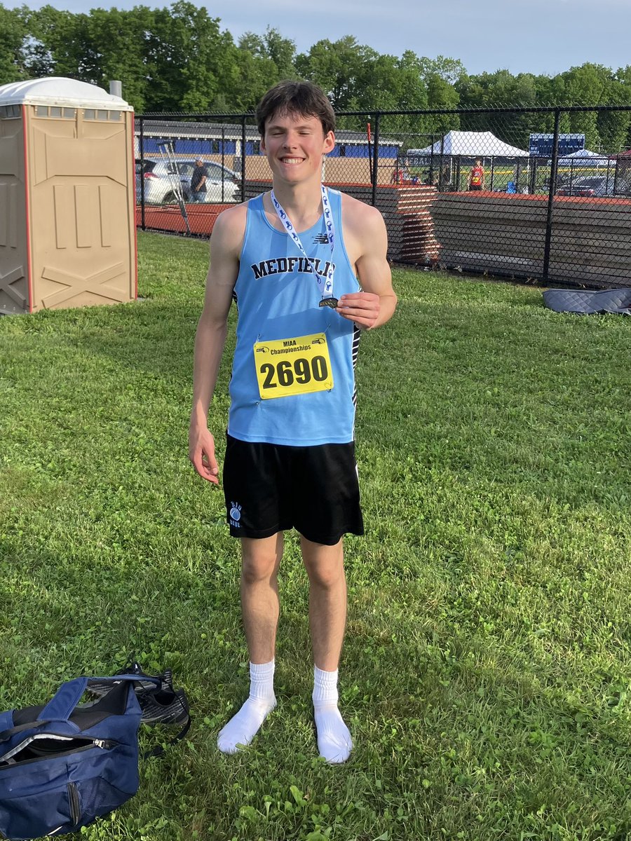 Updates from the @MIAA033 D4 Track & Field Meet out @WestfieldState Rowan T 8th place in 400IH at Division 4 State Meet! @coachmace @MedfieldTrack