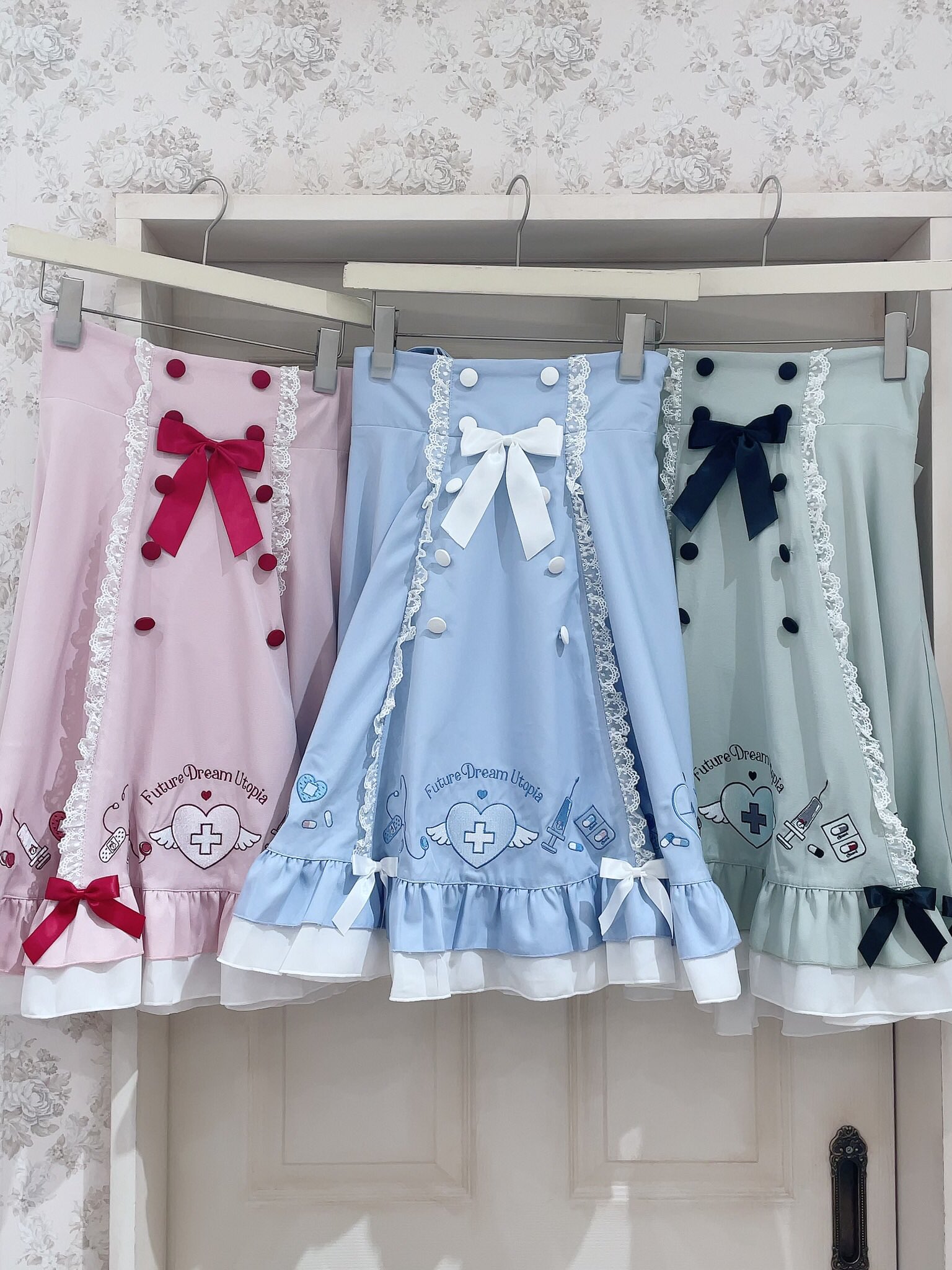 amavel Lovery Medical Angelスカート サックス