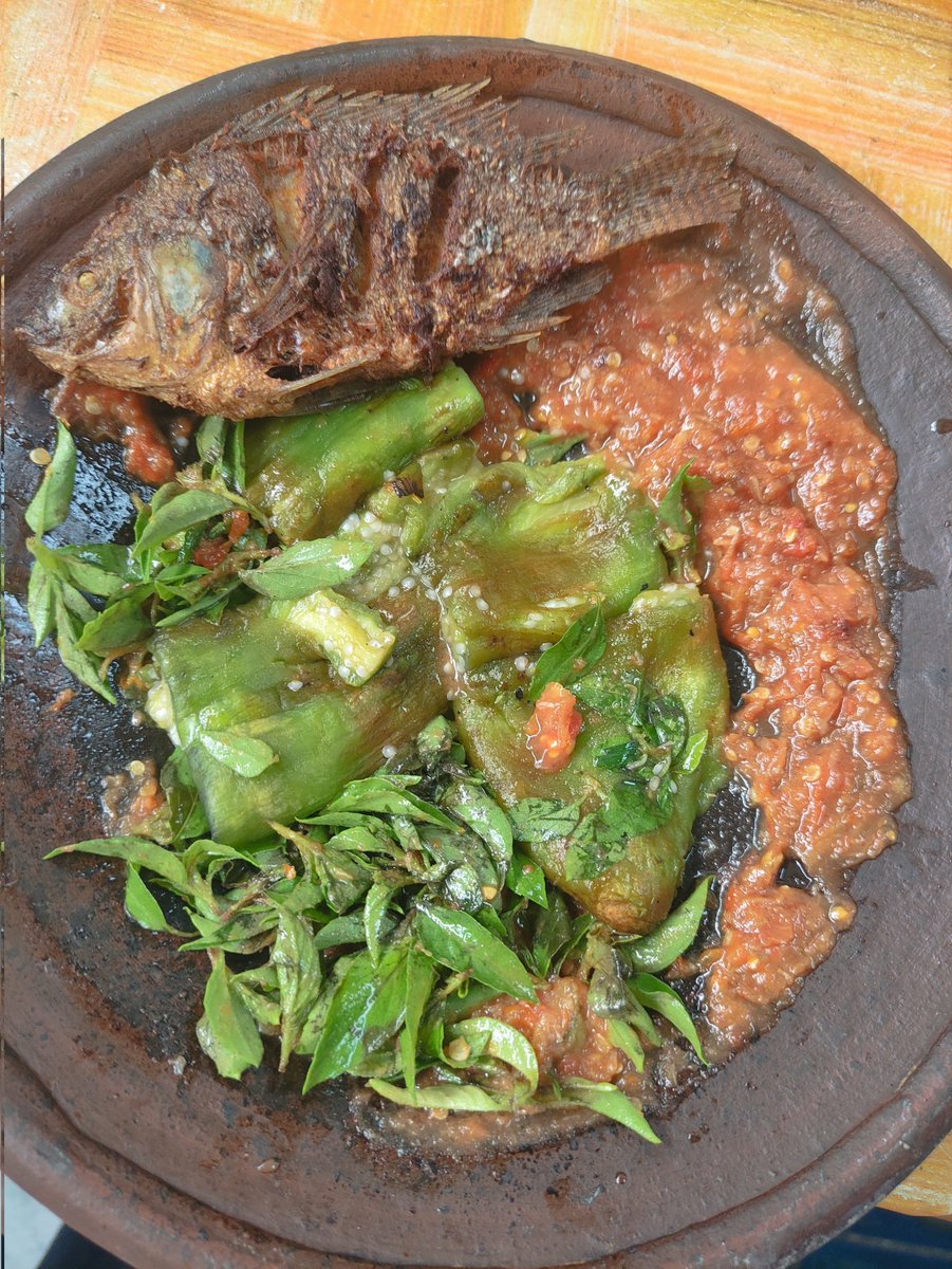 Sarapan dulu😋😋😋😋