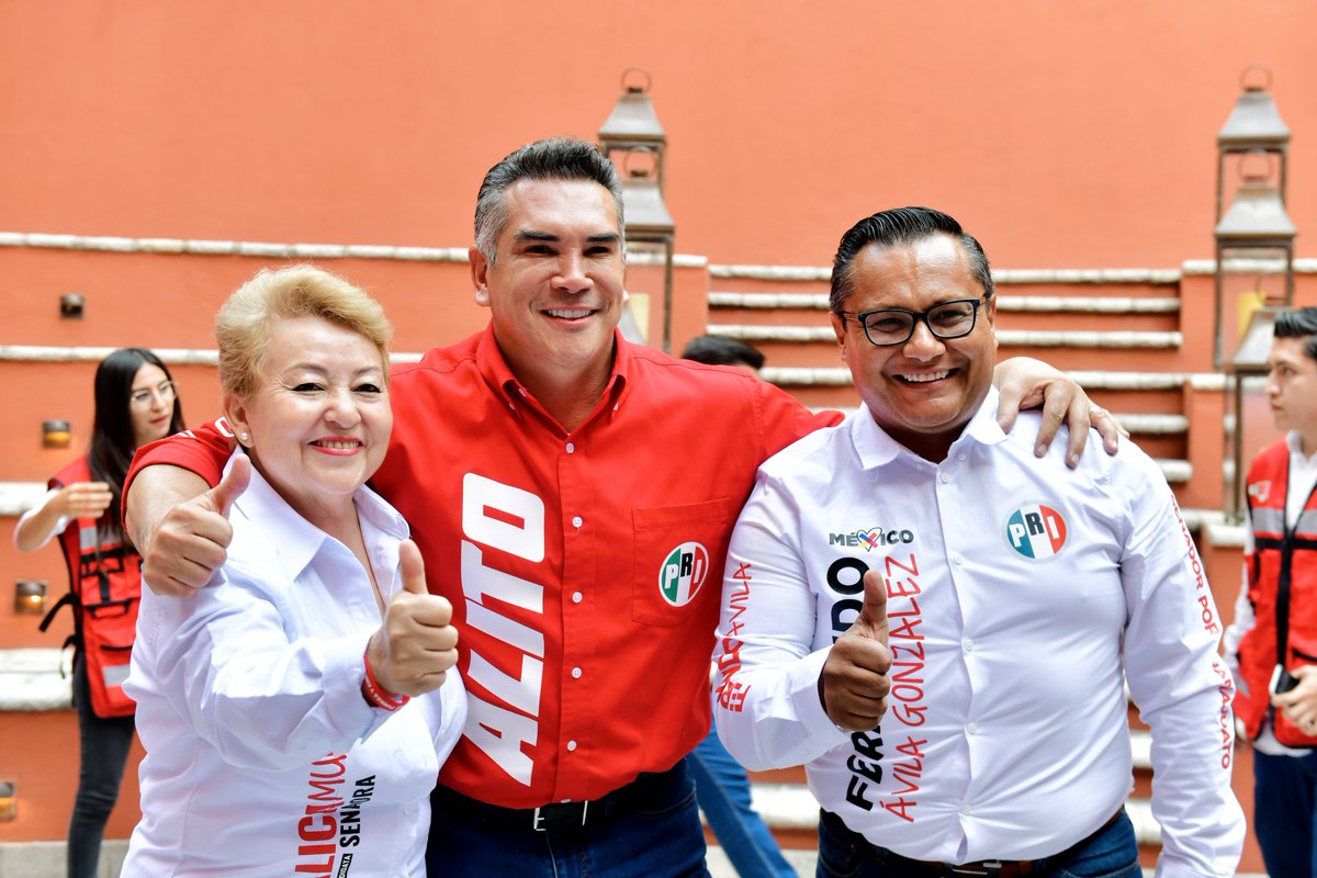 Gran reunión de trabajo con la estructura del @PRIGTO, un equipo comprometido y leal con el partido, que está respaldando con todo a nuestras candidatas y candidatos. ¡Este 2 de junio, #VotaPRI para juntos construir un México sin miedo!