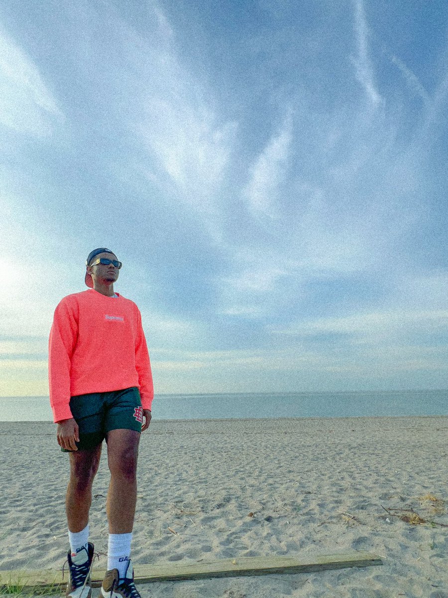 skurtangle's tweet image. “A four letter word used to describe a distinctive atmosphere surrounding a given source.”