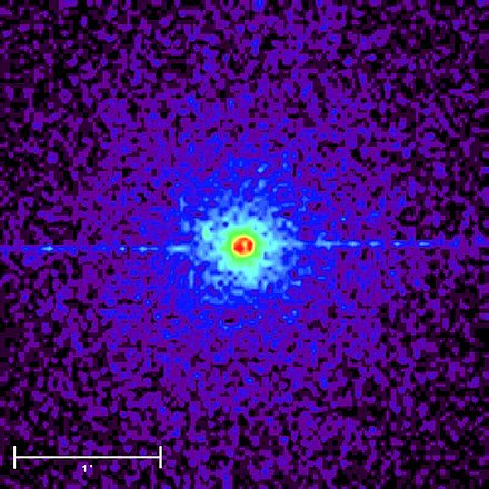 Cygnus X-3 es una fuente de rayos X ubicada en la dirección de la constelación de Cygnus, a más de 20.000 años luz (7,400±1,100 pársec) de aquí. Aunque no tan poderosa como la afamada Cygnus X-1, Cygnus X-3 emite fuertemente y de una forma tal que indica que se trata de