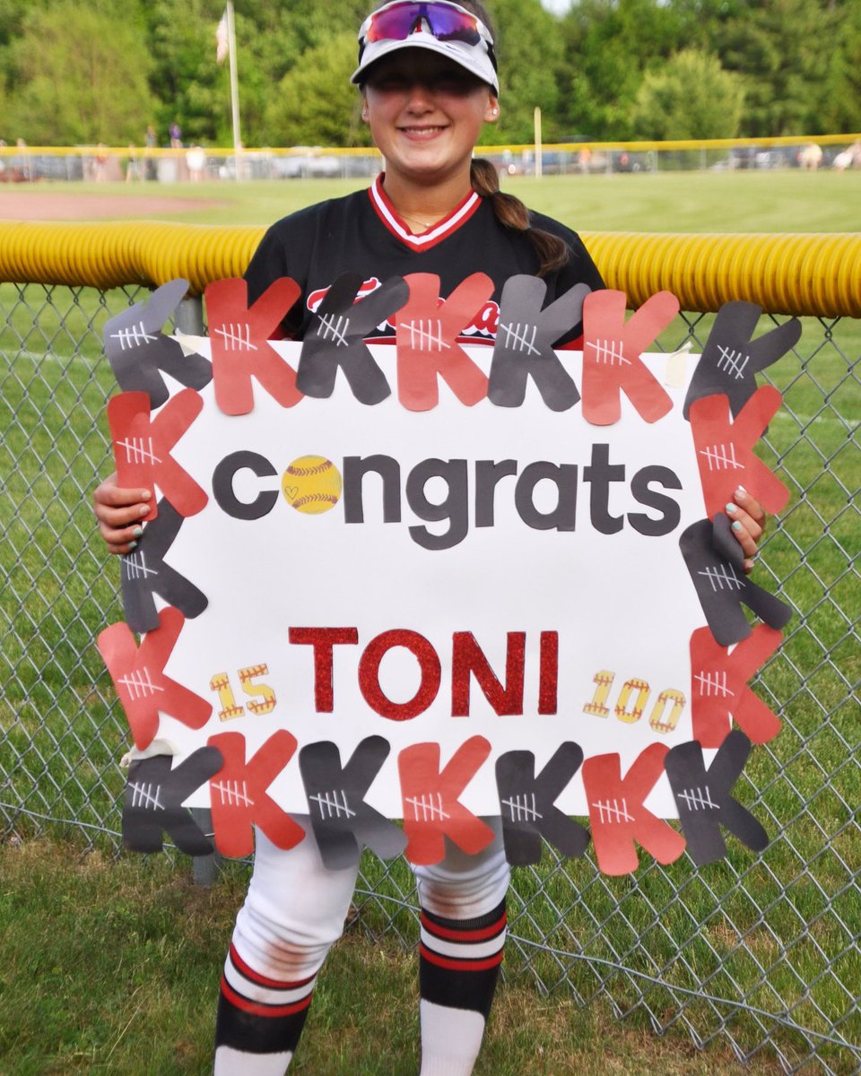 TAMARACSOFTBAL's tweet photo. Congrats to Toni on an amazing season hitting 100ks in the Sectional Championship game and being awarded a Section 2 Allstar 1st team pitcher 🥎💪🏼 https://t.co/B2VlLz98cb