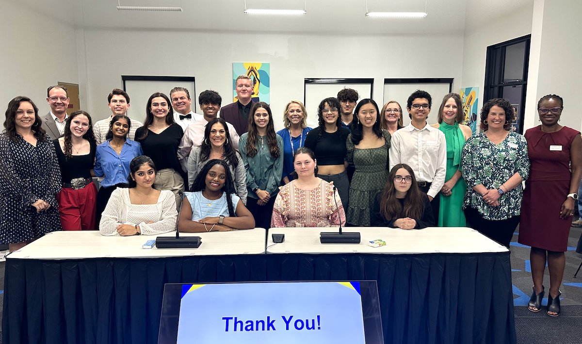 During the #LISDBoard meeting, #1LISD's Superintendent's Student Advisory Council (SSAC) presented key issues & recommendations from their work this year, plus their hopes & dreams for this group moving forward. Presentation --> bit.ly/ssac-presentat…
