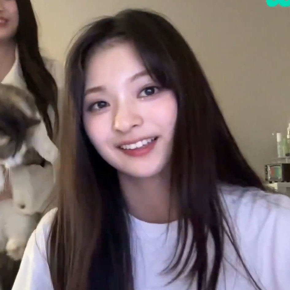 nagyungarchivee's tweet photo. https://t.co/tHqSFbZJaG