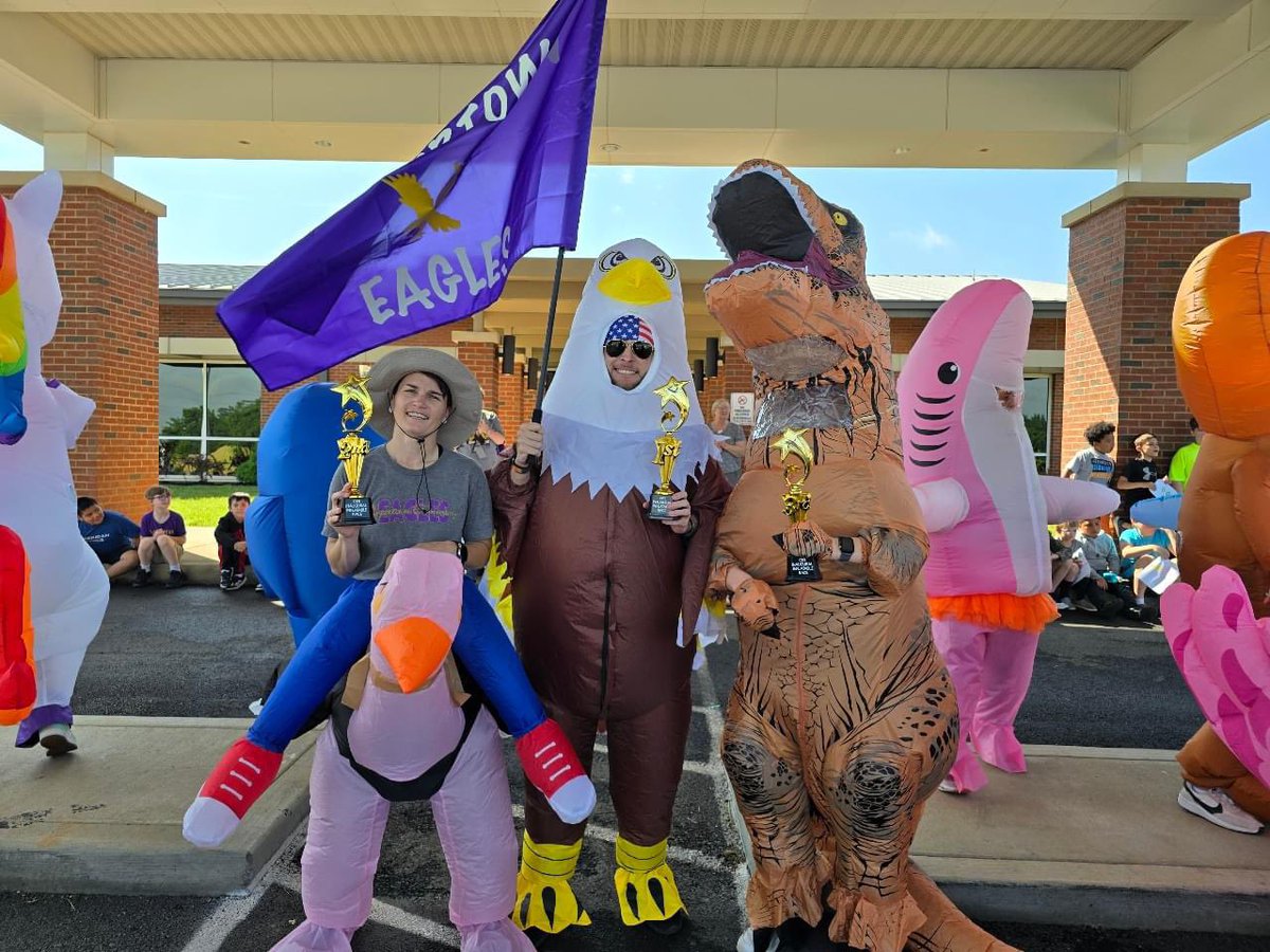 CESRobCo's tweet image. CES had its first inflatable costume race today with the faculty and staff! 🏆🤪🤣🦅🦖🐓🦩🦈🐶🐥🦥🐮🦄