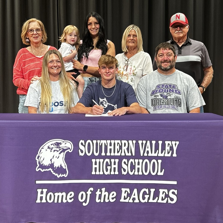 SVEagles's tweet photo. Congratulations to Braxton on signing tonight to wrestle with SCC. We are proud of you! #svnation https://t.co/Paza6Zgeof