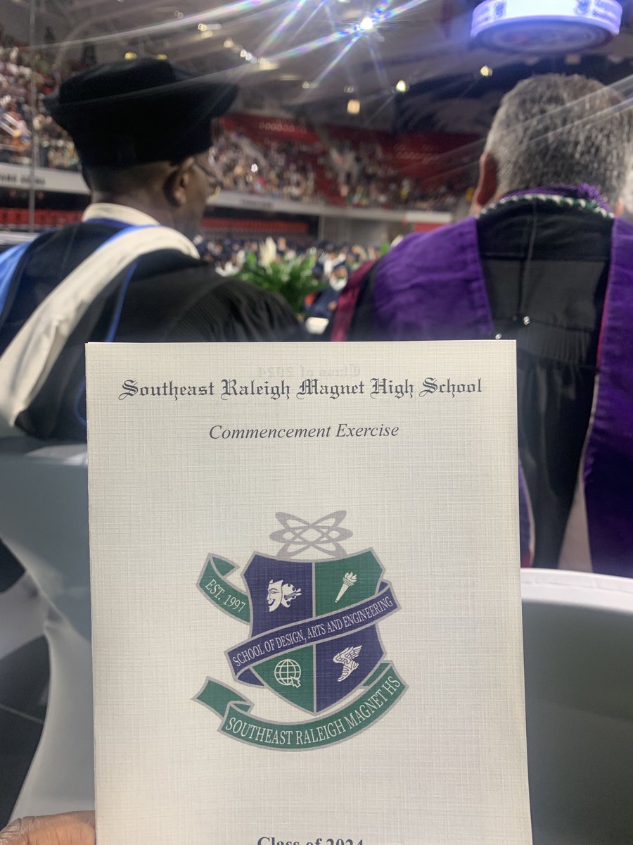 Congratulations ⁦<a href="/SRMHSpride/">SRMHS</a>⁩ Class of 2024 🎉🎉🎓🎓
#Excellence