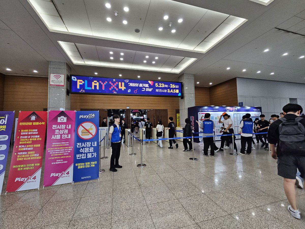 51pkr's tweet photo. #PlayX4 has begun!🔥
We're excited to see so many visitors on day one!
Stop by Hall 3 in Exhibition Hall 1 and try out #PebbleKnights at the Gyeonggi Game Audition booth!
#indiegame #gamedev #indiedev https://t.co/dtWA2z0Anv