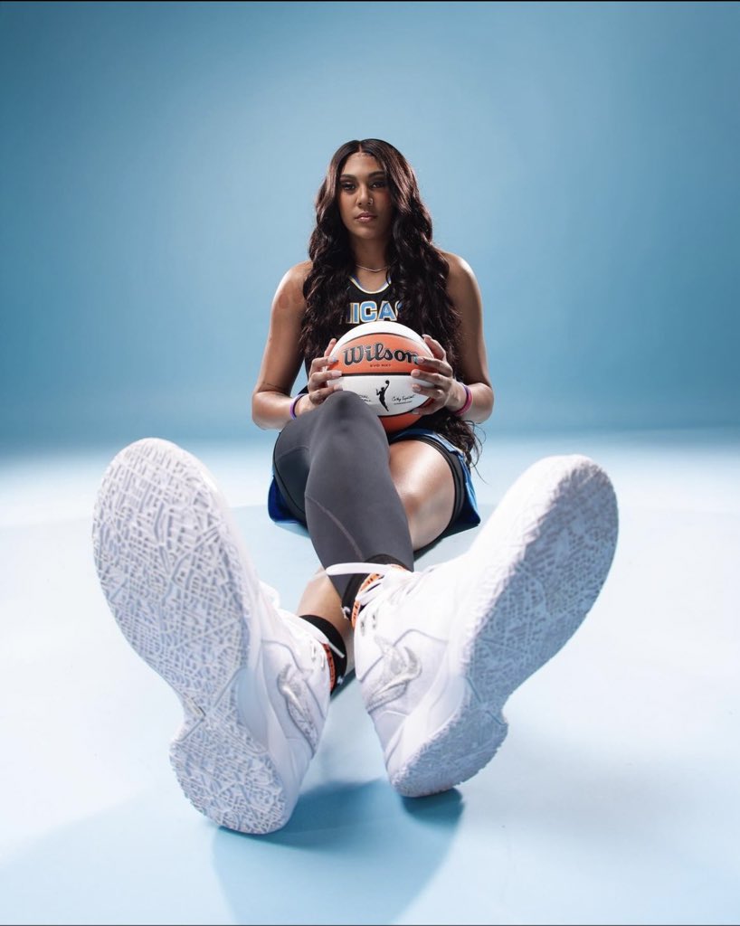 Women’s Hoops Network (@womenshoops_usa) on Twitter photo She’s not even back yet and Chicago is shocking yall 😮💨 She’s not even back yet and Chicago is shocking yall 😮💨