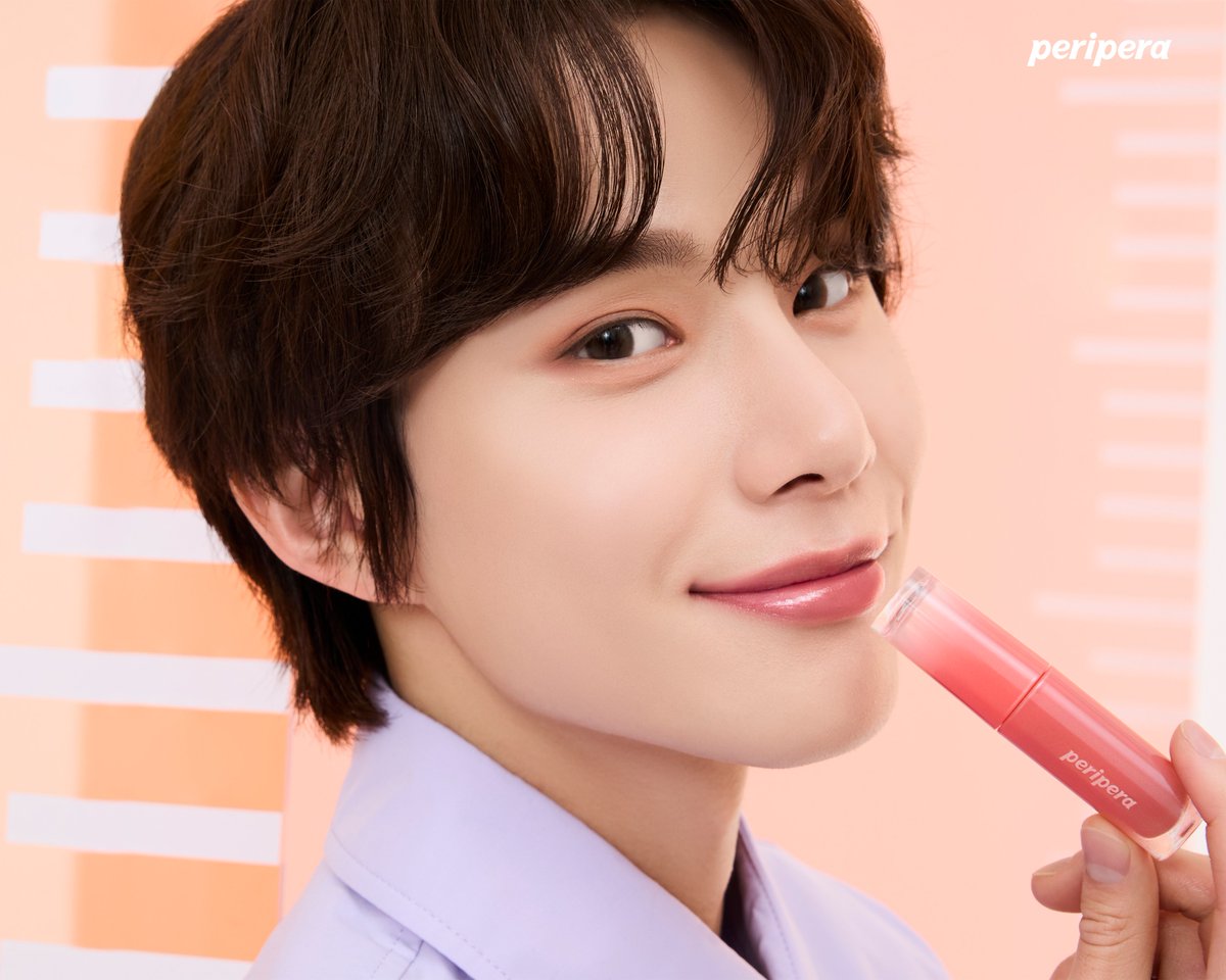 김페리&amp;김페라 요 메이크업 문의 폭발❤️‍🔥
냉미남st 사부작즈 보면 마음이 떨려.

[ NCT 도영 ]
잉크 무드 글로이 틴트 5호 어쩔체리
올테이크 무드 팔레트 2호

[ NCT 정우 ]
잉크 무드 글로이 틴트 3호 맘찍로즈
올테이크 무드 팔레트 1호

역시 베스트 컬러 그리고.. 베스트.. 사부작즈...🫶🏻