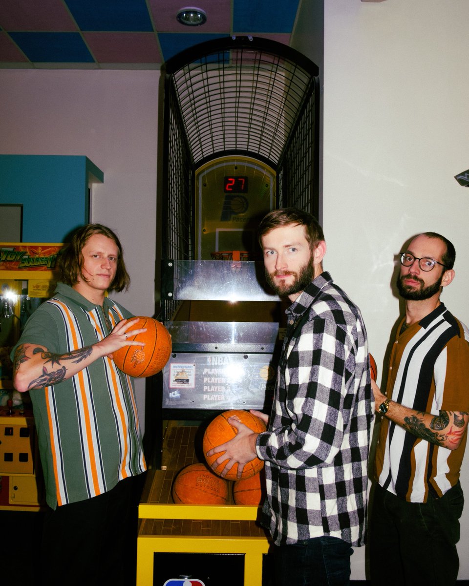 Desde Letonia el sonido post punk y garage de @Bēdu Brāļi y su nuevo tema Ikdienas Dzive. @ILoveyourecords <a href="/radionica/">Mila Mila</a>