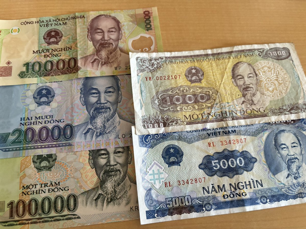 千円が15万ドンくらい。
ベトナムドン桁が多すぎてややこしい😅
🇻🇳を選んだのはたまたまですが、今安い国1位ベトナム2位日本とどこかで見ました。物価は感覚的には日本と同じか少し安いくらい。
無理して使いきらなくていいかと余った。今回北部だけなのでまたフエとかホイアンとか行きたいので👍🏻