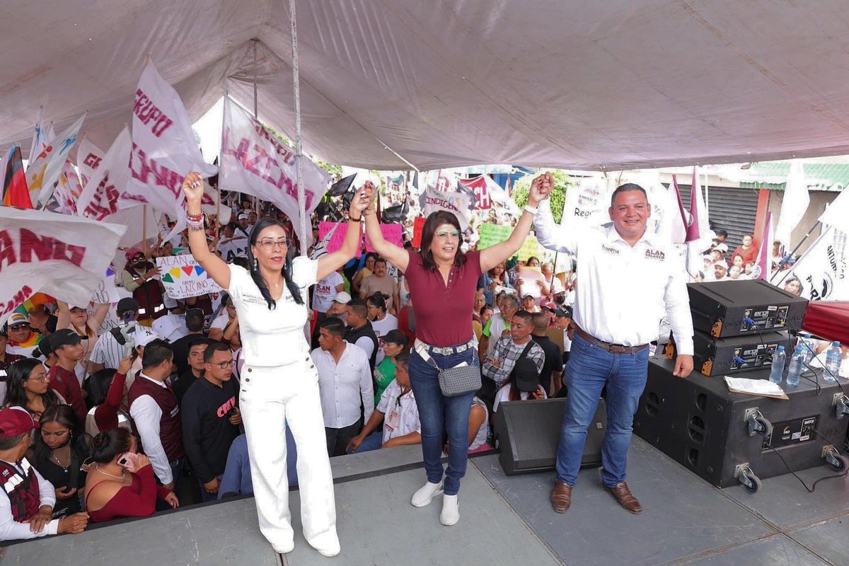 Jamás me cansaré de decirlo: ¡el pueblo está del lado de la transformación! Miren el cálido recibimiento en #Tepetlixpa y #ValleDeChalco, estamos a pocos días de que los mexiquenses decidamos seguir por el camino de la #4T. #SenadoraDelPuebloMexiquense #SigamosHaciendoHistoria