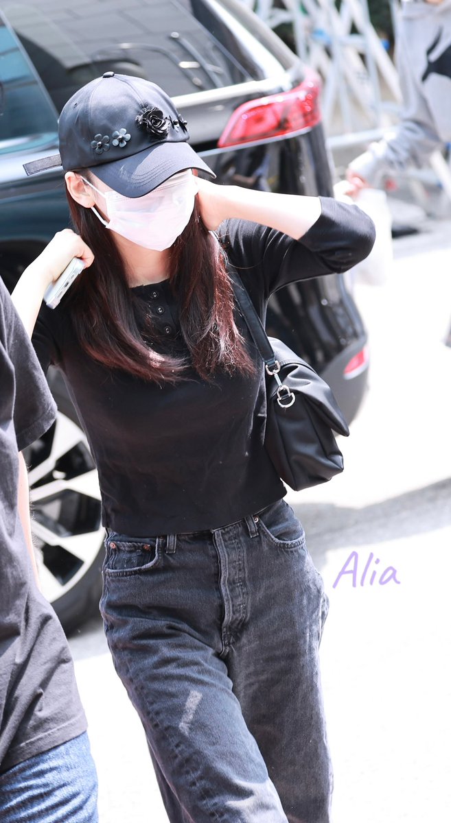 240524 🖤KBS上班
#Ningning #ningning #NINGNING #宁艺卓