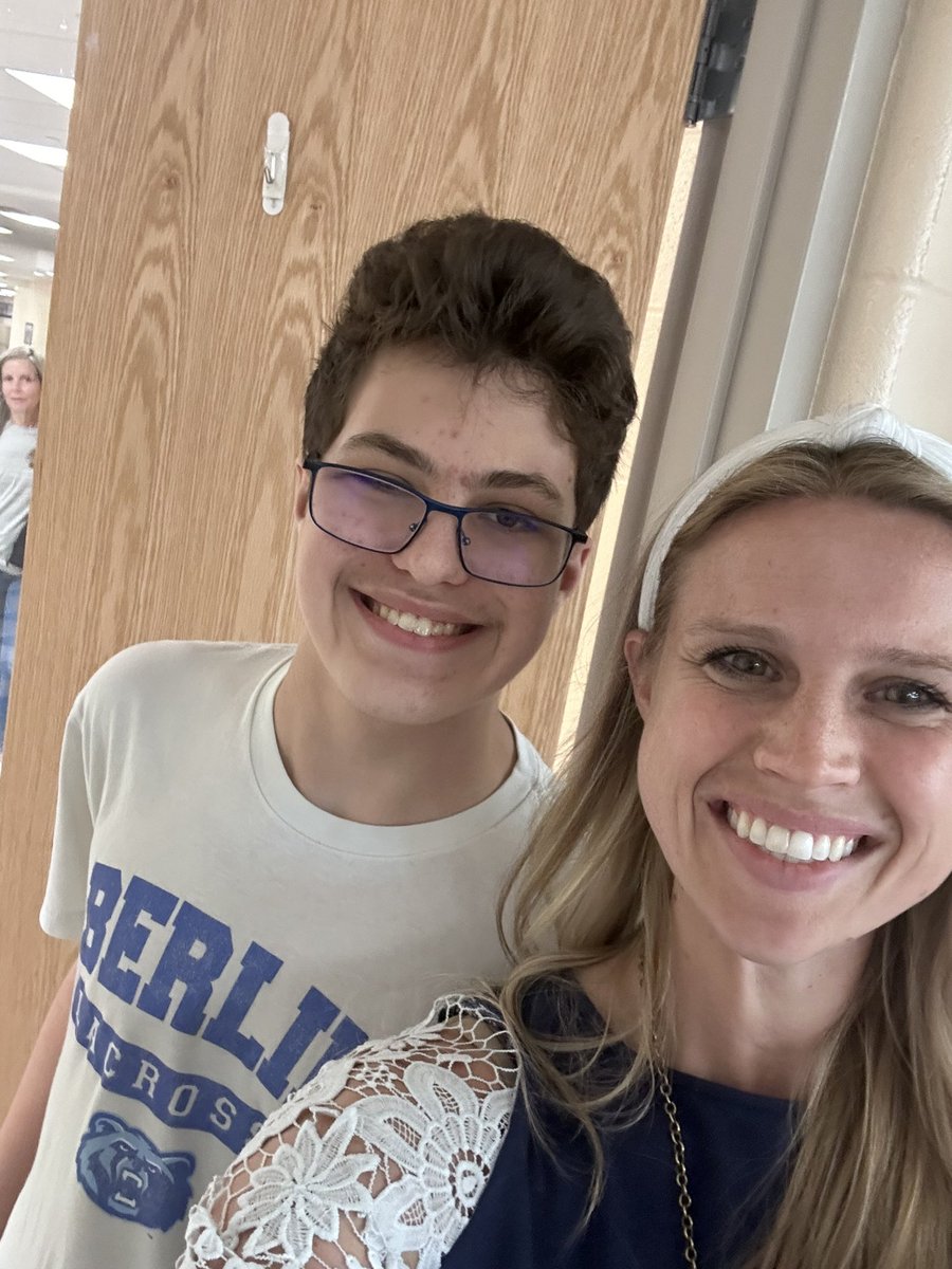 AlexisMSitz's tweet photo. Year 6 is in the books! 
What a great year it was. 🍎 https://t.co/GsVzYhCKBO