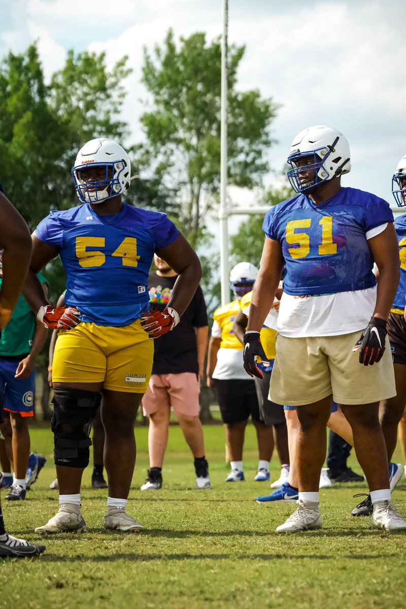 KelleyZyquaz's tweet image. Spring Practice 2024-2025 Lets Work! 🤙🏾🏈
#juniorsznloading